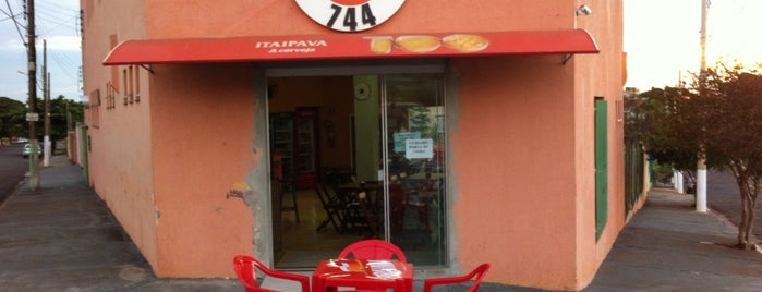 Kioski 744 is one of Lugares favoritos de Marina.