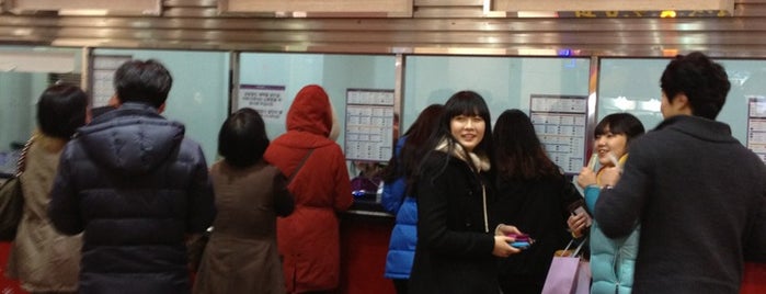 MEGABOX Busan Cinema is one of Tempat yang Disukai Stacy.