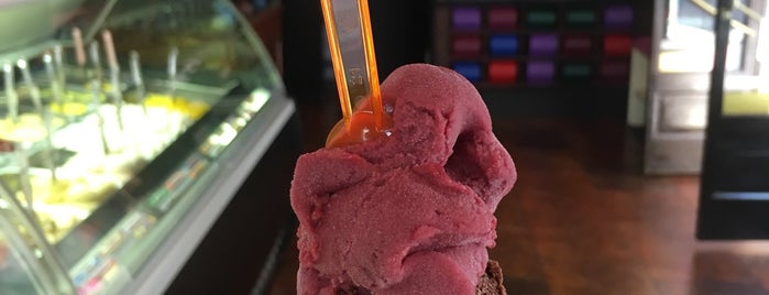 Ottimo Gelats Artesans is one of Ice Creams & Desserts - Barcelona.