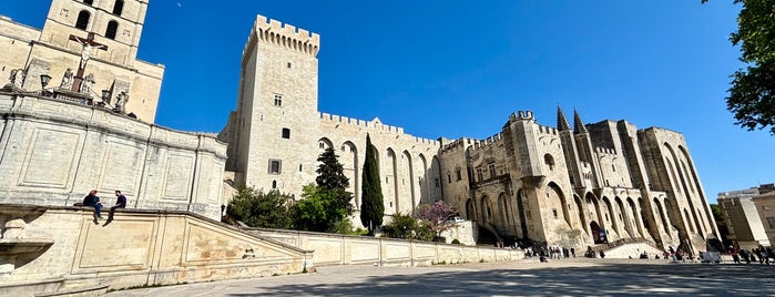 Place du Palais des Papes is one of Provence e riviera francesa.