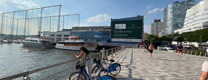 Pier 40 - Chelsea Piers is one of Viniciusさんのお気に入りスポット.