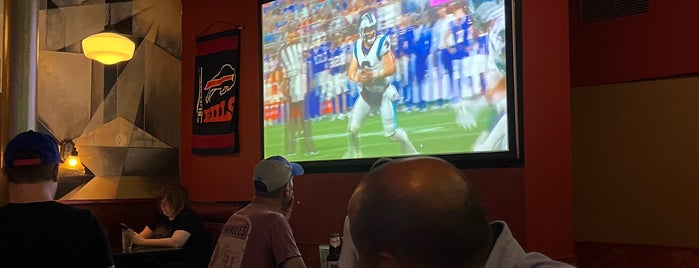 Lincoln Station is one of Best Bars in Chicago to watch NFL SUNDAY TICKET™.