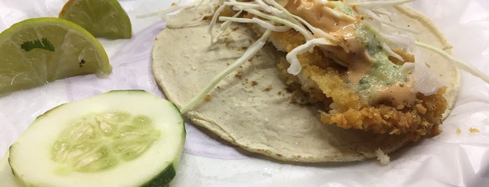Rivera`s Fish Taco is one of Orte, die Isabel gefallen.