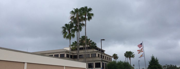 Pinellas County Schools Administration building is one of Tempat yang Disukai Lindsey.