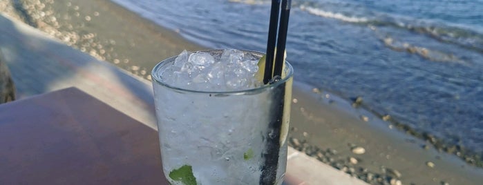 La Isla Beach Bar Restaurant is one of Juliiaさんのお気に入りスポット.