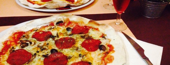 Pizzaria Tomate is one of Quero muito experimentar ☺️.