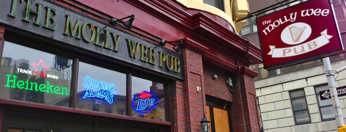Molly Wee Pub & Restaurant is one of Happy Hour Spots.