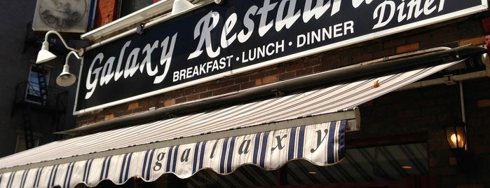 Galaxy Diner is one of Lugares favoritos de Brij.