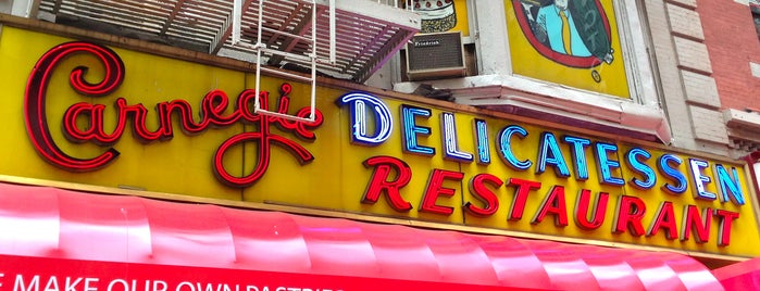 Carnegie Deli is one of Lugares guardados de Mandar.