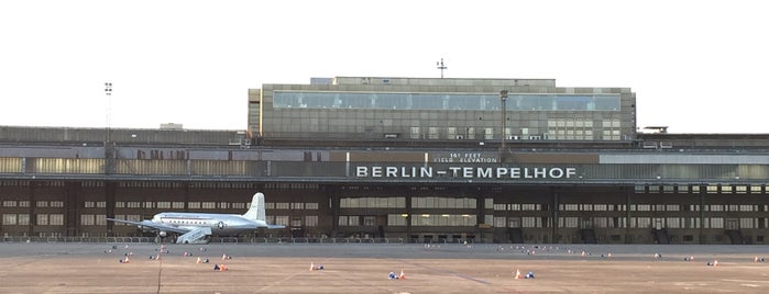Flughafen Berlin Tempelhof is one of Tempat yang Disukai V.