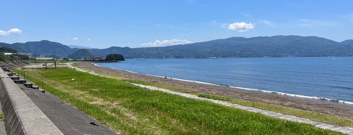 志下海岸 is one of 日本の渚百選.
