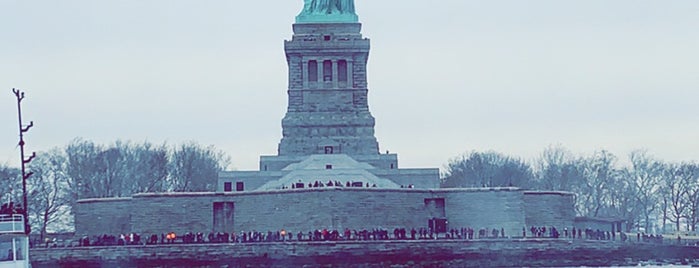 Statue of Liberty Ferry is one of Orte, die Mohrah gefallen.