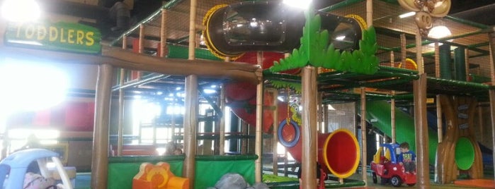 PLAYGrounds is one of Clintus 님이 좋아한 장소.