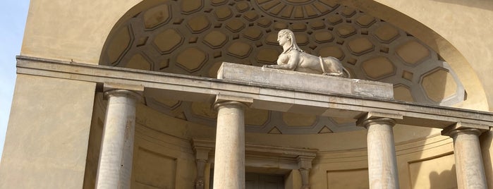 Orangerie im Neuen Garten is one of Sehenswürdigkeiten.