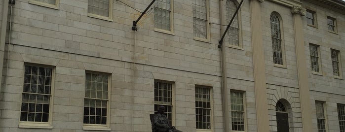 Universidad de Harvard is one of Lugares favoritos de Foad.