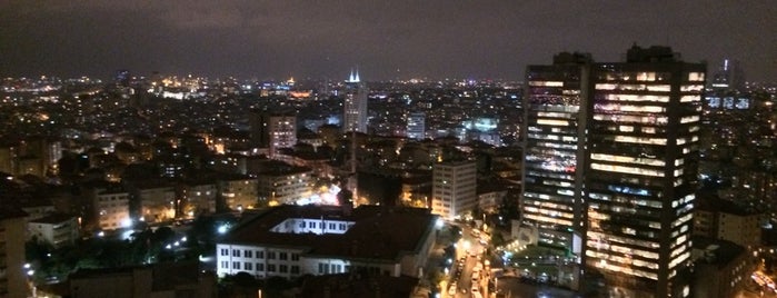 The Renaissance Bosphorus Roof Bar is one of İstanbul gece.