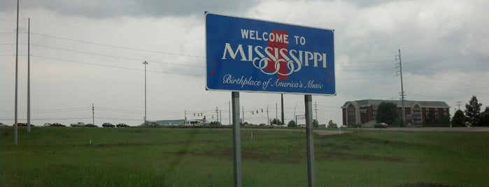 Mississippi / Tennessee State Line is one of Lugares favoritos de Brandi.