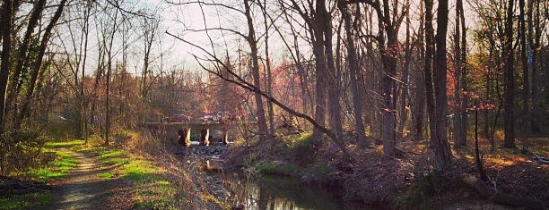 Pimmit Run Stream Valley Park is one of สถานที่ที่บันทึกไว้ของ Mary.