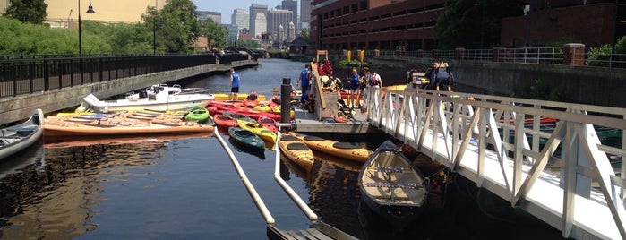 Charles River Canoe & Kayak is one of Mark 님이 좋아한 장소.