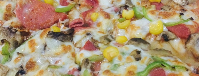 Pizza Pizza is one of تركيا.