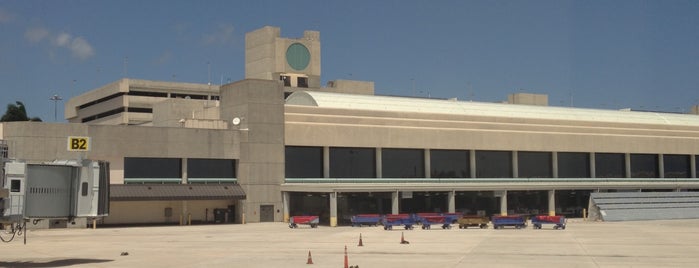 Palm Beach International Airport (PBI) is one of Aeroporto.