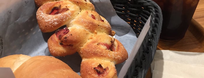 Heart Bread ANTIQUE is one of パン屋 行きたい.