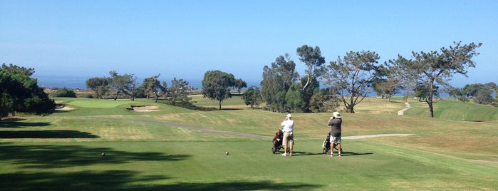 Torrey Pines Center South is one of สถานที่ที่ Peter ถูกใจ.