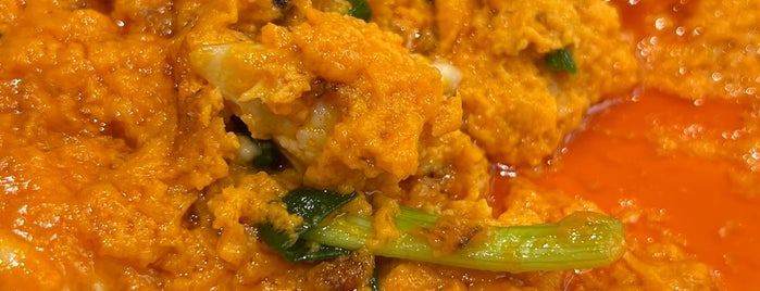 Somboon Seafood is one of Piccololas 님이 저장한 장소.