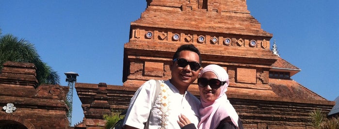 Masjid Menara Kudus is one of Religious Tourism in Indonesia.
