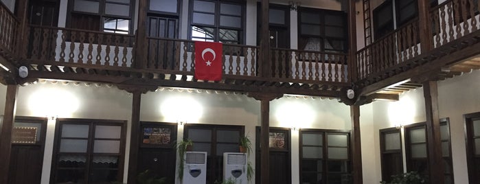 Tarihi Millet Han Aksaç Butik Otel is one of Divriği Erzincan tunceli malatya.