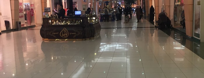 Al Nakheel Mall is one of Tempat yang Disukai Midnight.