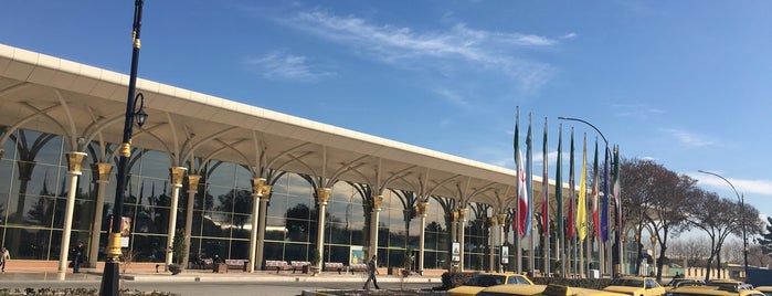 Mashhad International Airport (MHD) | فرودگاه بین‌المللی مشهد is one of สถานที่ที่ Ali ถูกใจ.