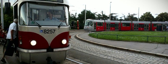 Divoká Šárka (tram) is one of Tramvajové zastávky v Praze (díl první).