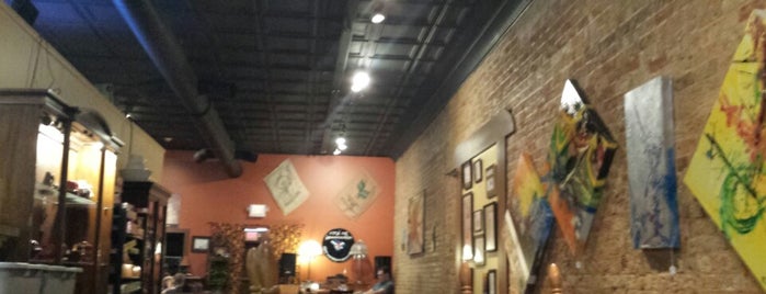 Stomping Grounds Coffee & Wine Bar is one of Locais curtidos por Michelle.
