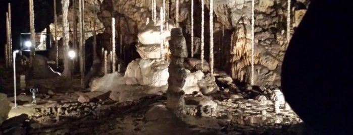 Kateřinská jeskyně is one of Doly, lomy, jeskyně (CZ).