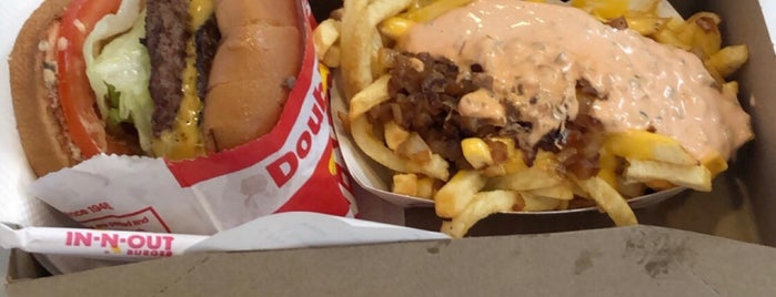 In-N-Out Burger is one of Posti che sono piaciuti a Mike.