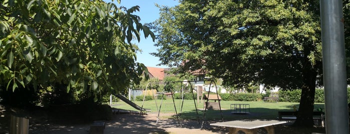 Spielplatz is one of Leikkipuistoja.