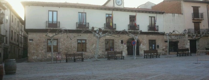 Plaza de Dona Urraca is one of Posti che sono piaciuti a Alberto.