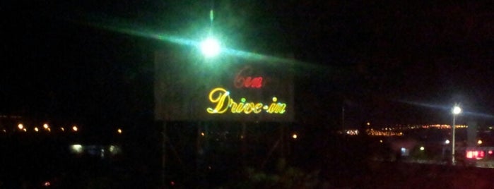 Cine Drive-in is one of Tempat yang Disukai Katy.
