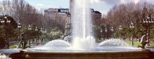 Площадь Испании is one of Madrid.