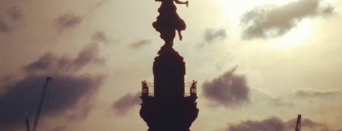 Monumento a la Independencia is one of Locais curtidos por David.