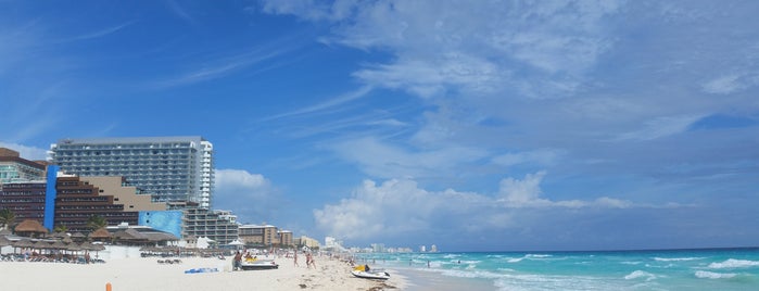 Playa Marriott is one of Lugares favoritos de David.