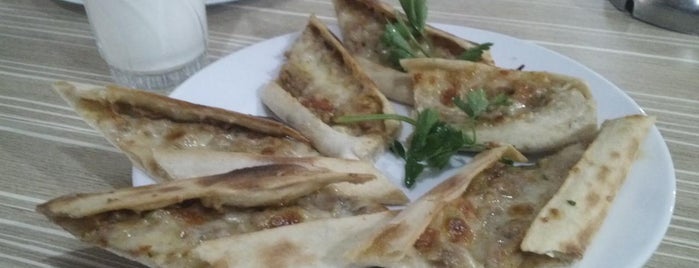 Burak etli ekmek is one of Posti che sono piaciuti a Cansu.