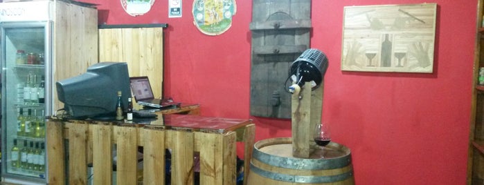 Vinos Con Historia Vinoteca - Wine Bar is one of Lugares.