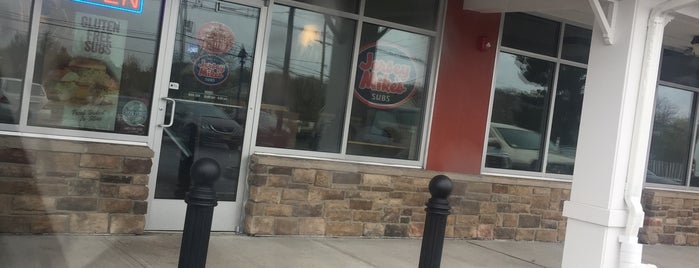 Jersey Mike's Subs is one of สถานที่ที่ Mike ถูกใจ.