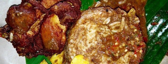 Nasi Kukus Ilham is one of KL Local Cuisine.