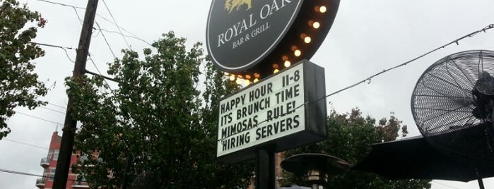 Royal Oak Bar and Grill is one of Tempat yang Disukai Heather.