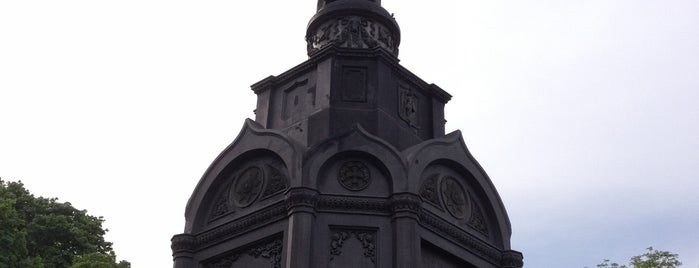 Denkmal für Wladimir den Heiligen is one of #4sqCities #Kiev - best tips for travelers!.