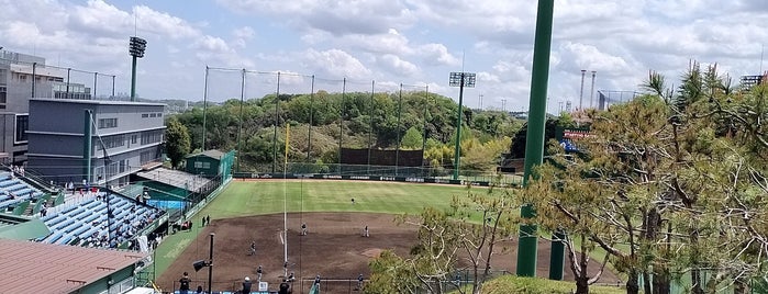 Yomiuri Giants Stadium is one of 野球場.