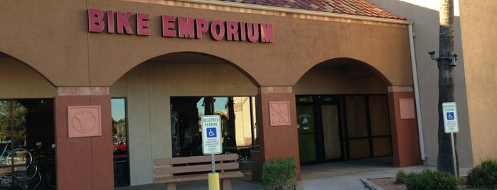 Bike Emporium & Post Office is one of Locais curtidos por Michael.